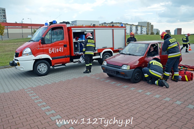 POKAZY STRAŻAKÓW PO MECZU CHARYTATYWNYM KSIĘŻA vs POLICJANCI POKAZY STRAŻAKÓW PO MECZU CHARYTATYWNYM KSIĘŻA vs POLICJANCI