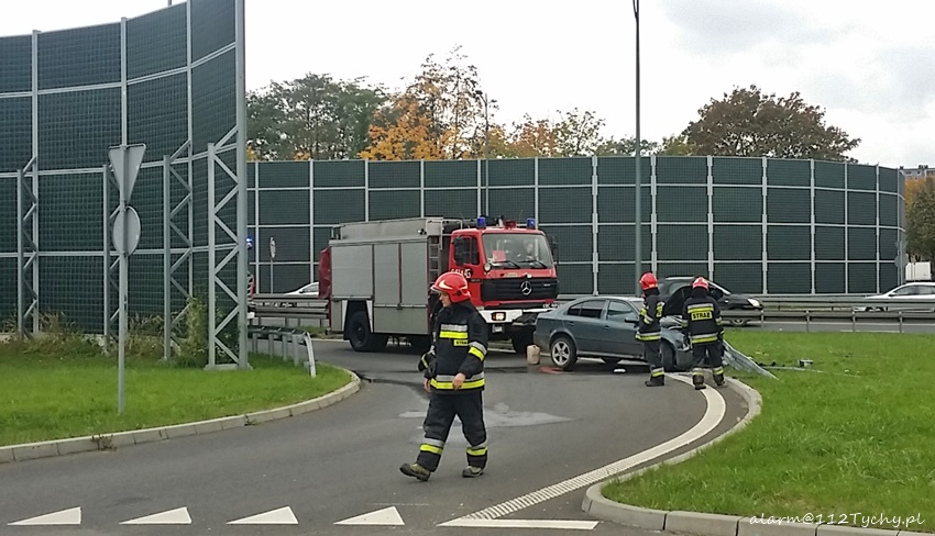 OSOBÓWKĄ UDERZYŁ W BARIERY NA FRYCZA - MODRZEWSKIEGO OSOBÓWKĄ UDERZYŁ W BARIERY NA FRYCZA - MODRZEWSKIEGO
