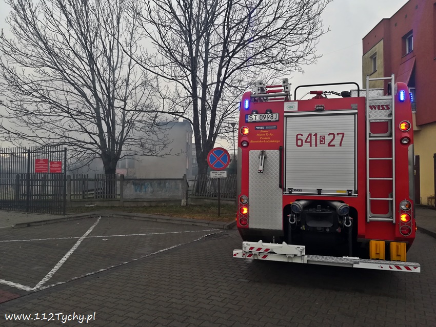 POŻAR SADZY W KOMINIE PRZY JAGODOWEJ POŻAR SADZY W KOMINIE PRZY JAGODOWEJ