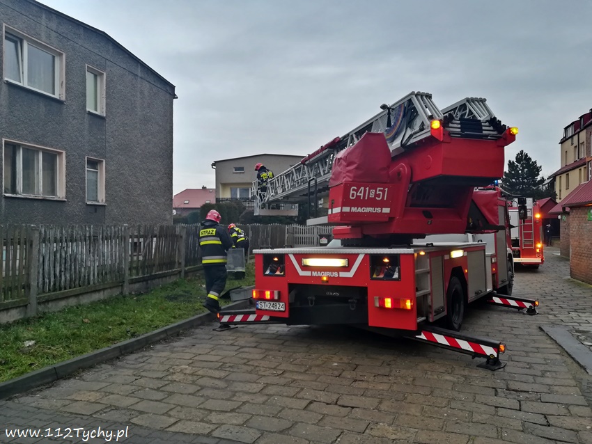 POŻAR SADZY W KOMINIE PRZY JAGODOWEJ POŻAR SADZY W KOMINIE PRZY JAGODOWEJ