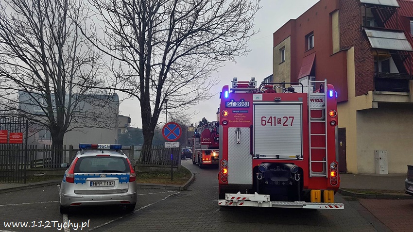 POŻAR SADZY W KOMINIE PRZY JAGODOWEJ POŻAR SADZY W KOMINIE PRZY JAGODOWEJ