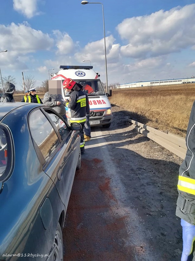 ZDERZENIE TRZECH OSOBÓWEK I AUTOKARU W BIERUNIU ZDERZENIE TRZECH OSOBÓWEK I AUTOKARU W BIERUNIU