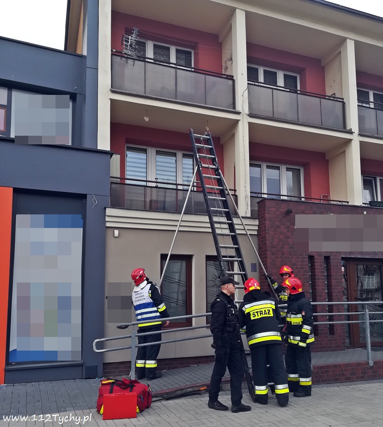 INTERWENCJA SŁUŻB RATUNKOWYCH NA AL. BIELSKIEJ INTERWENCJA SŁUŻB RATUNKOWYCH NA AL. BIELSKIEJ