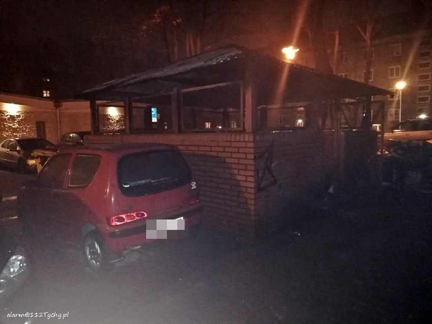 POŻAR ŚMIETNIKA - USZKODZONY SAMOCHÓD POŻAR ŚMIETNIKA - USZKODZONY SAMOCHÓD