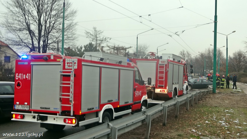 OSOBÓWKĄ UDERZYŁ W BARIERY NA PIŁSUDSKIEGO OSOBÓWKĄ UDERZYŁ W BARIERY NA PIŁSUDSKIEGO