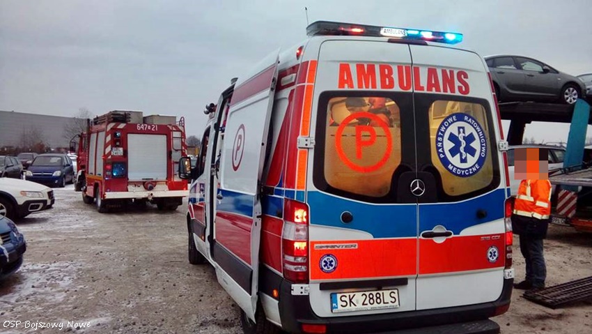WYPADEK NA TERENIE ZAKŁADU PRZY ŚWIERCZYNIECKIEJ W BIERUNIU - INTERWENCJA LPR WYPADEK NA TERENIE ZAKŁADU PRZY ŚWIERCZYNIECKIEJ W BIERUNIU - INTERWENCJA LPR