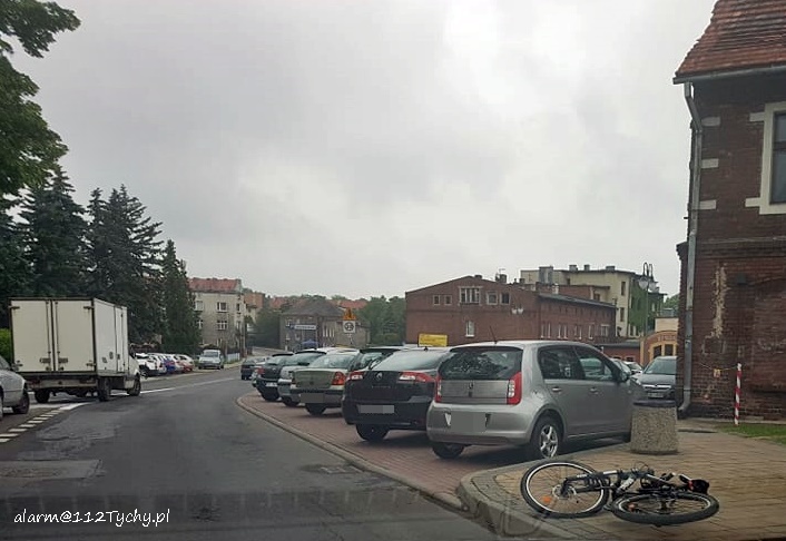 POTRĄCENIE ROWERZYSTY NA KOŚCIUSZKI POTRĄCENIE ROWERZYSTY NA KOŚCIUSZKI
