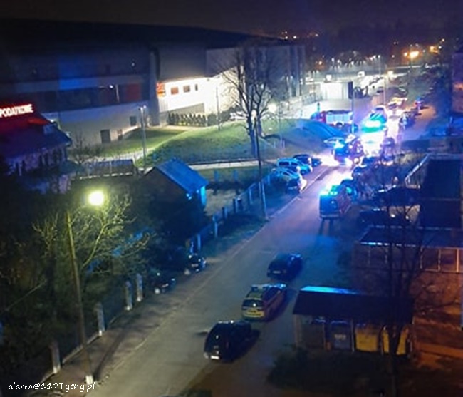 INTERWENCJA SŁUŻB RATUNKOWYCH PRZY UL. STAROKOŚCIELNEJ INTERWENCJA SŁUŻB RATUNKOWYCH PRZY UL. STAROKOŚCIELNEJ