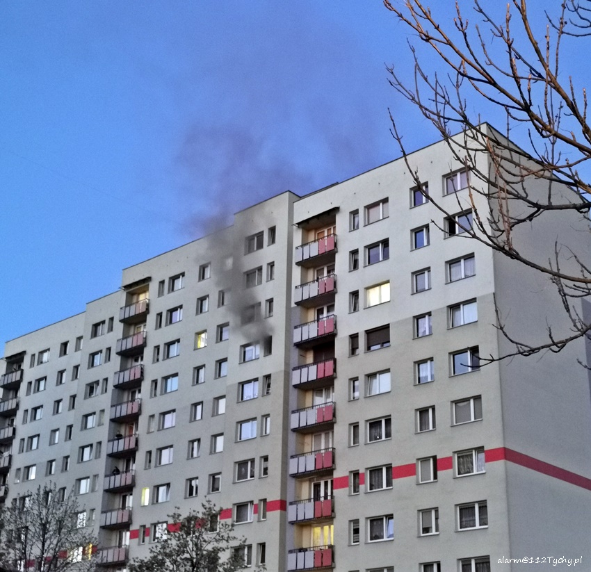 POŻAR W BUDYNKU WIELORODZINNYM PRZY AL. PIŁSUDSKIEGO POŻAR W BUDYNKU WIELORODZINNYM PRZY AL. PIŁSUDSKIEGO
