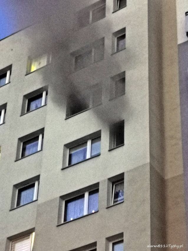 POŻAR W BUDYNKU WIELORODZINNYM PRZY AL. PIŁSUDSKIEGO POŻAR W BUDYNKU WIELORODZINNYM PRZY AL. PIŁSUDSKIEGO