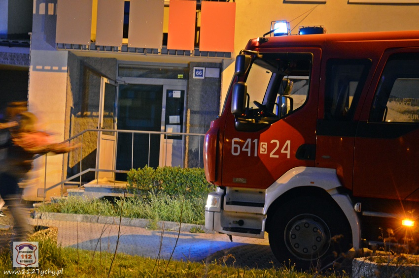 POŻAR W BUDYNKU WIELORODZINNYM PRZY AL. PIŁSUDSKIEGO POŻAR W BUDYNKU WIELORODZINNYM PRZY AL. PIŁSUDSKIEGO