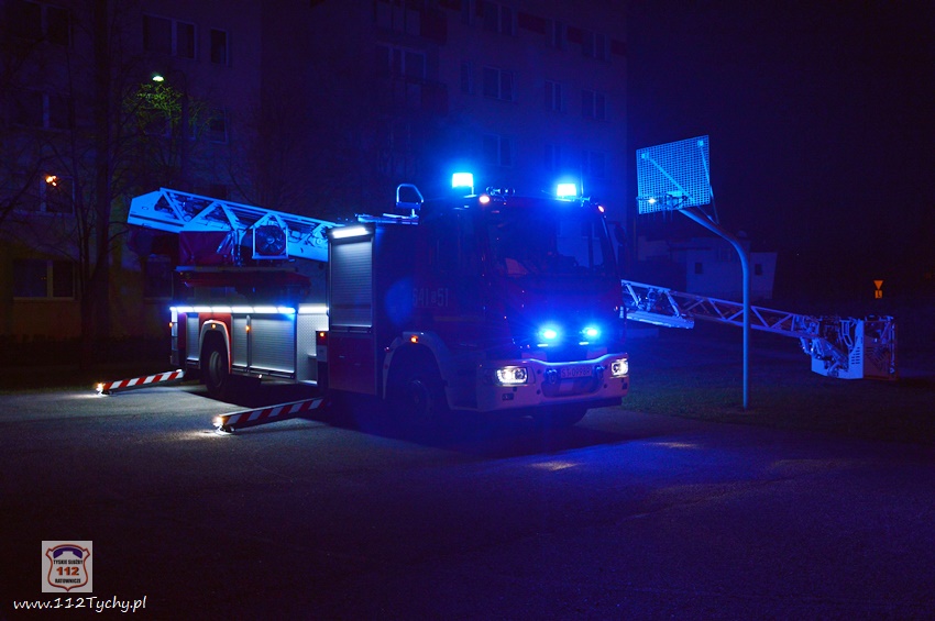 POŻAR W BUDYNKU WIELORODZINNYM PRZY AL. PIŁSUDSKIEGO POŻAR W BUDYNKU WIELORODZINNYM PRZY AL. PIŁSUDSKIEGO
