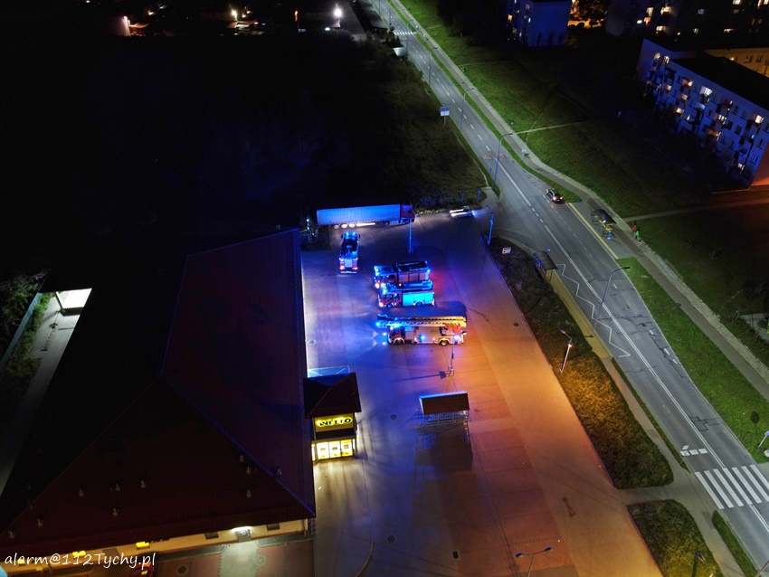 ZADYMIENIE W REJONIE SKLEPU NETTO PRZY UL. JAŚKOWICKIEJ ZADYMIENIE W REJONIE SKLEPU NETTO PRZY UL. JAŚKOWICKIEJ