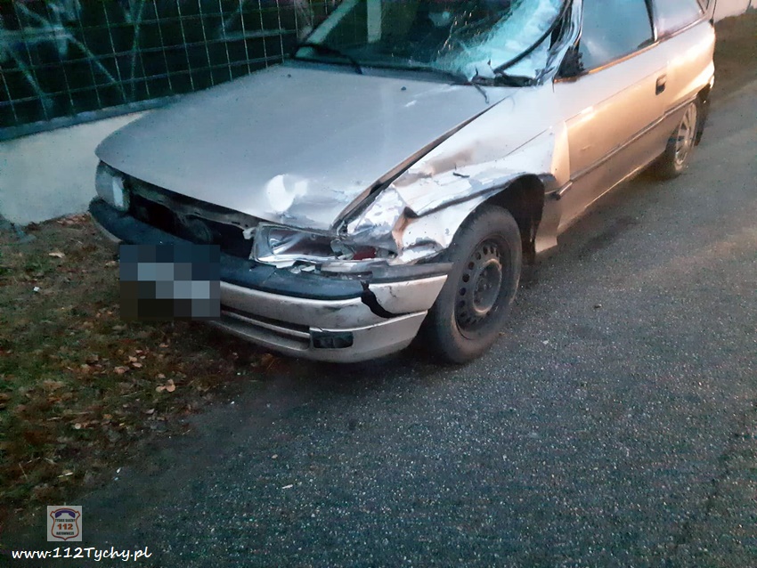 ZDERZENIE TRZECH SAMOCHODÓW NA DK1 ZDERZENIE TRZECH SAMOCHODÓW NA DK1