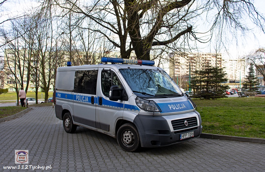 INTERWENCJA SŁUŻB RATUNKOWYCH W BUDYNKU WIELORODZINNYM PRZY UL. ŻWAKOWSKIEJ 23-27 INTERWENCJA SŁUŻB RATUNKOWYCH W BUDYNKU WIELORODZINNYM PRZY UL. ŻWAKOWSKIEJ 23-27