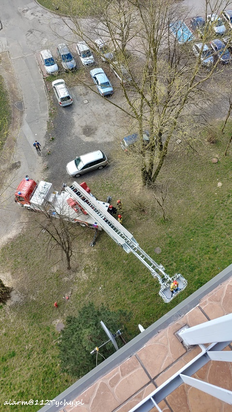 INTERWENCJA SŁUŻB RATUNKOWYCH W BUDYNKU WIELORODZINNYM PRZY UL. ŻWAKOWSKIEJ 23-27 INTERWENCJA SŁUŻB RATUNKOWYCH W BUDYNKU WIELORODZINNYM PRZY UL. ŻWAKOWSKIEJ 23-27