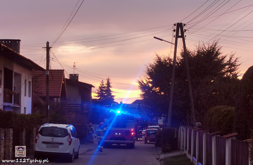 POŻAR W DOMU PRZY UL. ROŹDZIEŃSKIEGO POŻAR W DOMU PRZY UL. ROŹDZIEŃSKIEGO