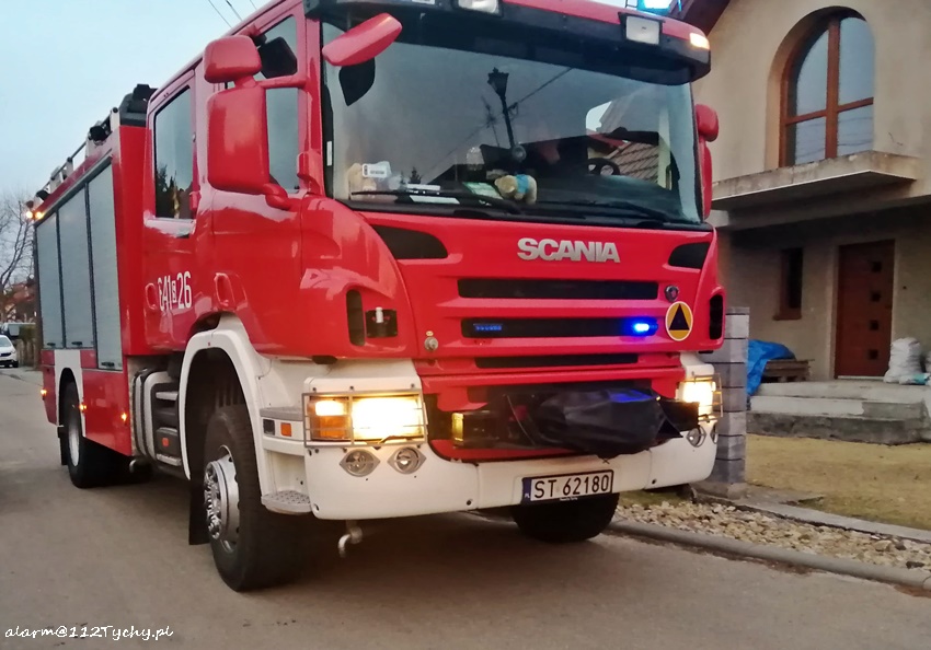 POŻAR W DOMU PRZY UL. ROŹDZIEŃSKIEGO POŻAR W DOMU PRZY UL. ROŹDZIEŃSKIEGO