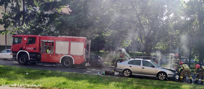 POŻAR SAMOCHODU NA UL. BOCHEŃSKIEGO POŻAR SAMOCHODU NA UL. BOCHEŃSKIEGO