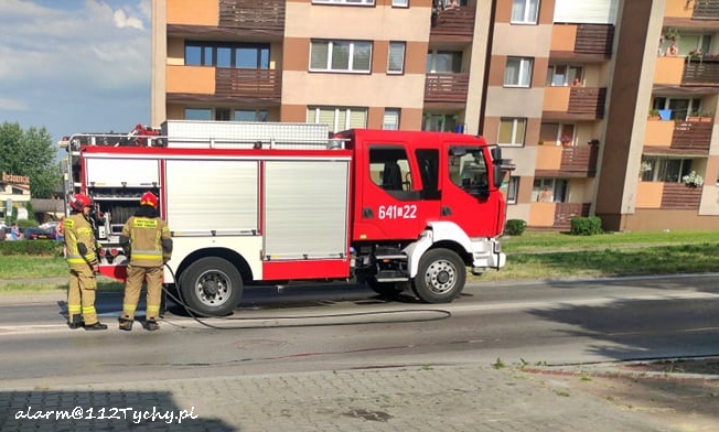 POŻAR SAMOCHODU NA UL. BOCHEŃSKIEGO POŻAR SAMOCHODU NA UL. BOCHEŃSKIEGO
