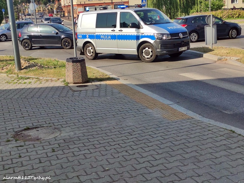 POŻAR SAMOCHODU NA UL. BOCHEŃSKIEGO POŻAR SAMOCHODU NA UL. BOCHEŃSKIEGO