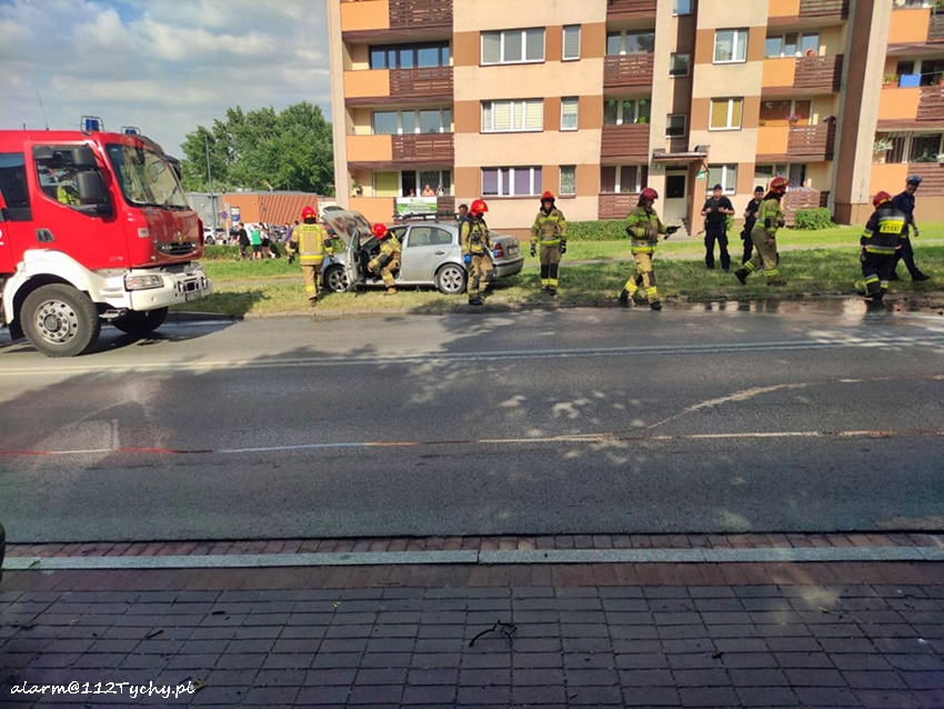 POŻAR SAMOCHODU NA UL. BOCHEŃSKIEGO POŻAR SAMOCHODU NA UL. BOCHEŃSKIEGO