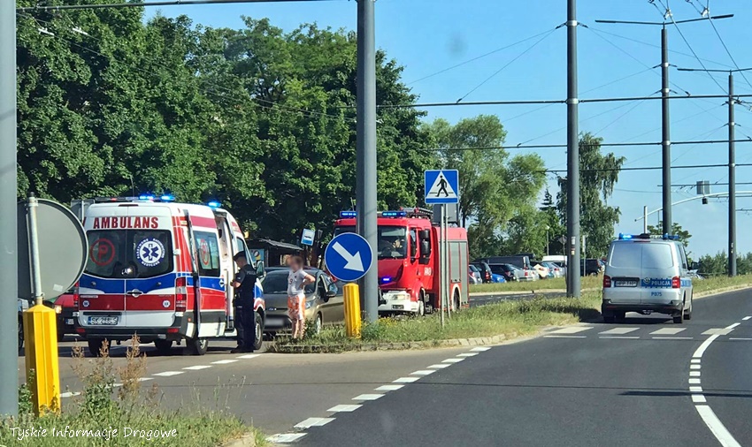 POTRĄCENIE DZIECKA NA OZNAKOWANYM PRZEJŚCIU DLA PIESZYCH NA UL. SIKORSKIEGO POTRĄCENIE DZIECKA NA OZNAKOWANYM PRZEJŚCIU DLA PIESZYCH NA UL. SIKORSKIEGO