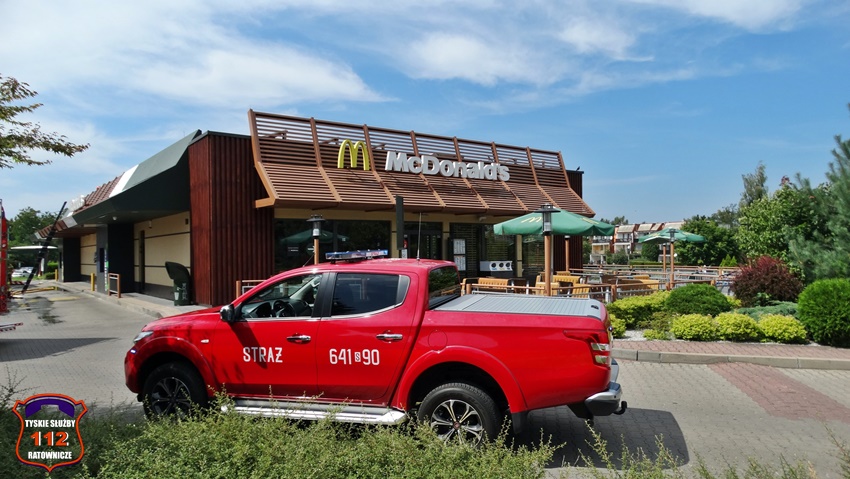 POŻAR NA DACHU RESTAURACJI MCDONALD'S PRZY AL. BIELSKIEJ POŻAR NA DACHU RESTAURACJI MCDONALD'S PRZY AL. BIELSKIEJ