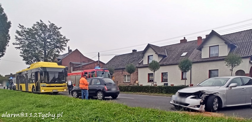 ZDERZENIE DÓCH OSOBÓWEK NA UL. KRAKOWSKIEJ W BIERUNIU ZDERZENIE DÓCH OSOBÓWEK NA UL. KRAKOWSKIEJ W BIERUNIU