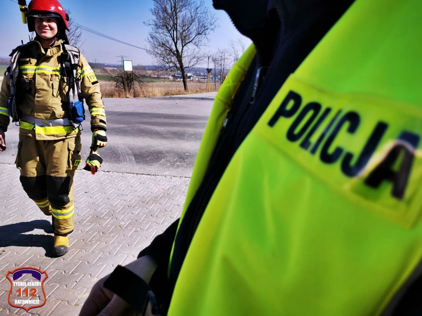 ZDERZENIE CZTERECH POJAZDÓW NA UL. PSZCZYŃSKIEJ W WYRACH ZDERZENIE CZTERECH POJAZDÓW NA UL. PSZCZYŃSKIEJ W WYRACH