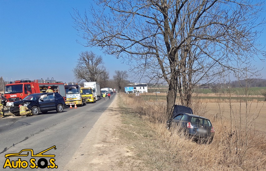 ZDERZENIE CZTERECH POJAZDÓW NA UL. PSZCZYŃSKIEJ W WYRACH ZDERZENIE CZTERECH POJAZDÓW NA UL. PSZCZYŃSKIEJ W WYRACH