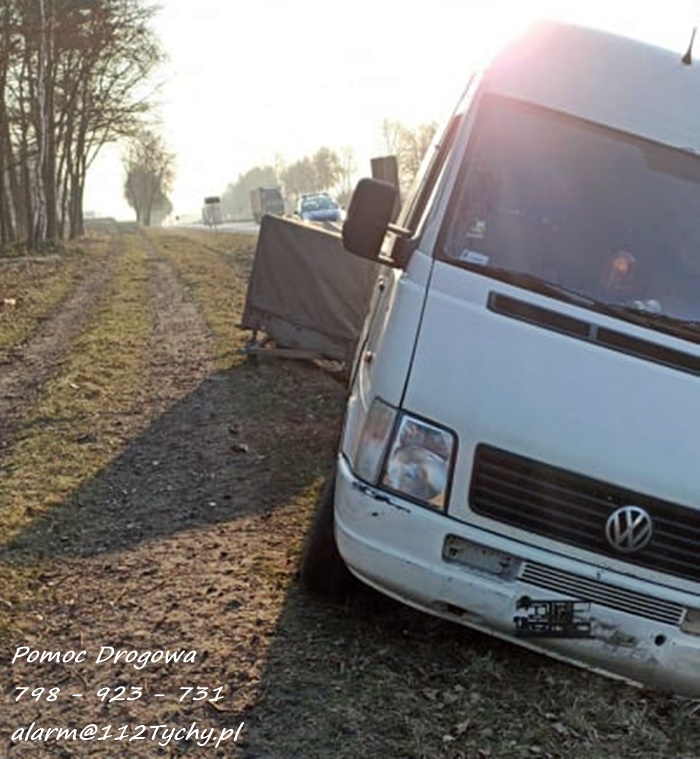 BUSEM Z PRZYCZEPĄ WYPADŁ Z TRASY S1 BUSEM Z PRZYCZEPĄ WYPADŁ Z TRASY S1