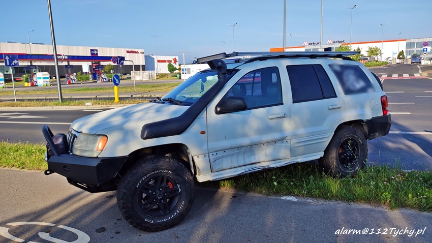 ZDERZENIE DWÓCH POJAZDÓW NA UL. TOWAROWEJ ZDERZENIE DWÓCH POJAZDÓW NA UL. TOWAROWEJ