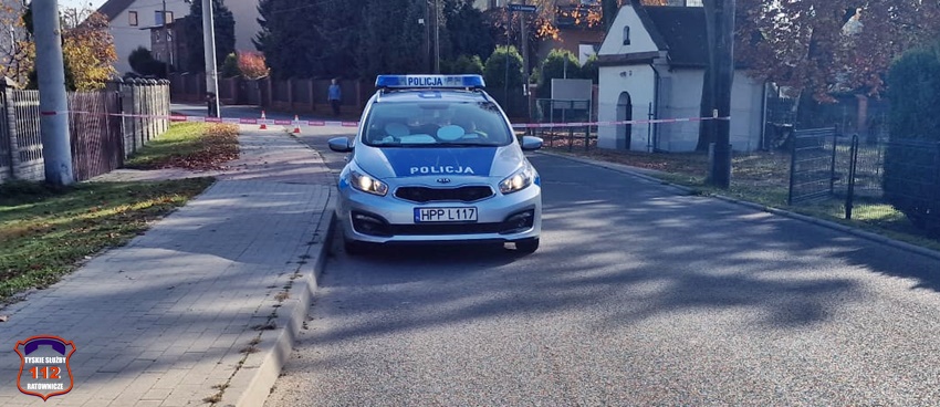 ZDERZENIE DWÓCH OSOBÓWEK NA UL. UŁAŃSKIEJ W LĘDZINACH ZDERZENIE DWÓCH OSOBÓWEK NA UL. UŁAŃSKIEJ W LĘDZINACH