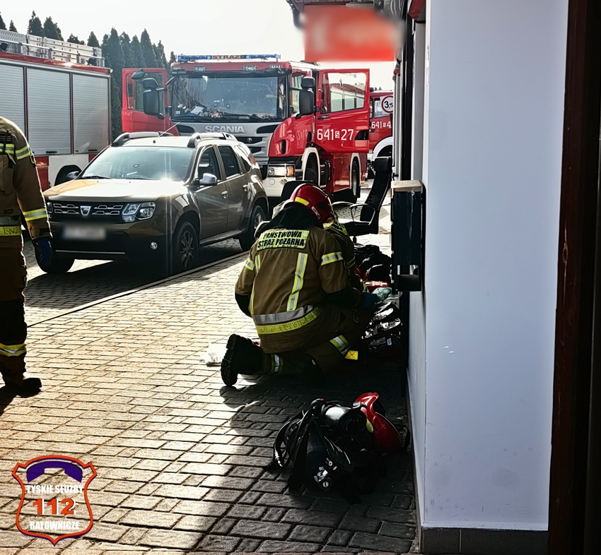 ZASŁABNIĘCIE DWÓCH OSÓB W JEDNEJ Z FIRM PRZY UL. JAŚKOWICKIEJ ZASŁABNIĘCIE DWÓCH OSÓB W JEDNEJ Z FIRM PRZY UL. JAŚKOWICKIEJ