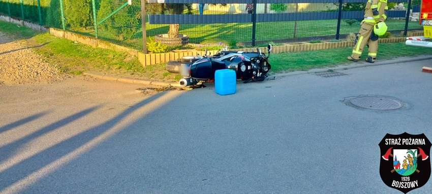ZDARZENIE DROGOWE Z UDZIAŁEM MAŁEGO DZIECKA NA UL. DĄBROWSKIEJ W BOJSZOWACH ZDARZENIE DROGOWE Z UDZIAŁEM MAŁEGO DZIECKA NA UL. DĄBROWSKIEJ W BOJSZOWACH