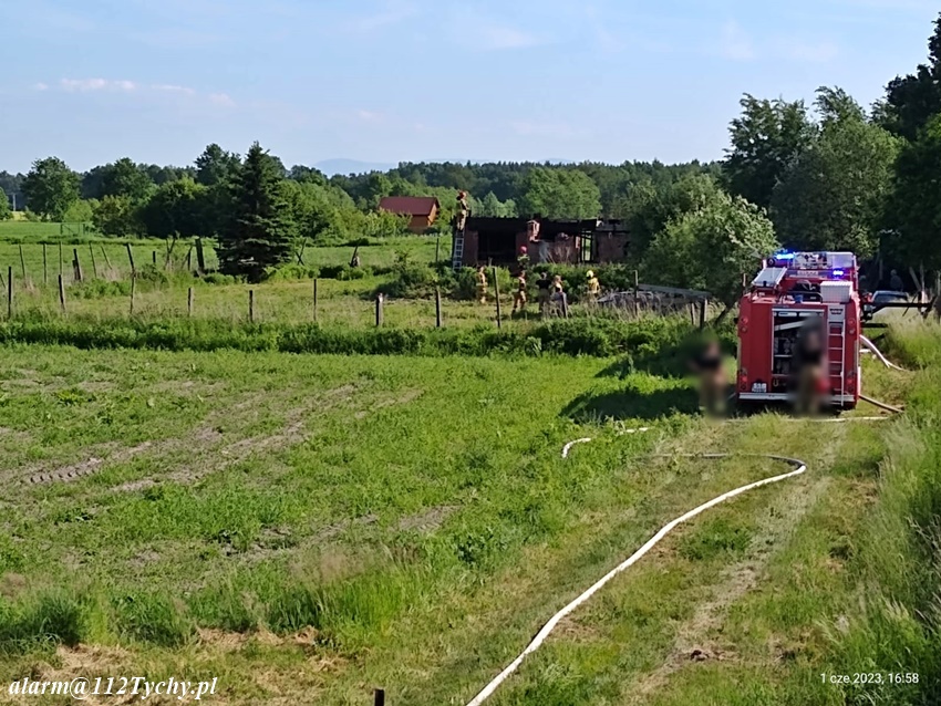 POŻAR NA BUDOWIE DOMU PRZY UL. POLNEJ W BOJSZOWACH POŻAR NA BUDOWIE DOMU PRZY UL. POLNEJ W BOJSZOWACH