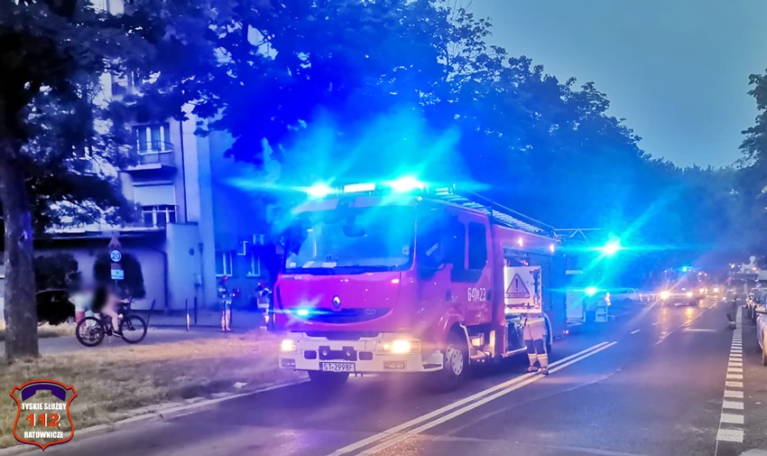 INTERWENCJA TYSKICH STRAŻAKÓW W BUDYNKU WIELORODZINNYM PRZY UL. CYGANERII 1 INTERWENCJA TYSKICH STRAŻAKÓW W BUDYNKU WIELORODZINNYM PRZY UL. CYGANERII 1