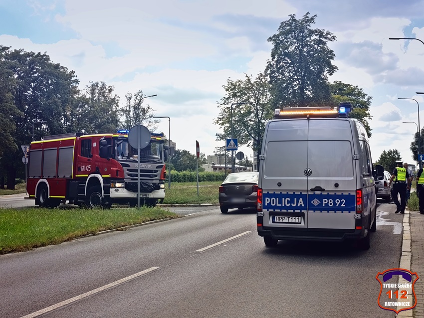 ZDERZENIE DWÓCH OSOBÓWEK NA AL. BIELSKIEJ ZDERZENIE DWÓCH OSOBÓWEK NA AL. BIELSKIEJ
