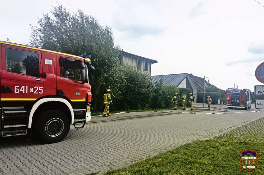 POŻAR W PUSTOSTANIE PRZY UL. BUDOWLANYCH POŻAR W PUSTOSTANIE PRZY UL. BUDOWLANYCH
