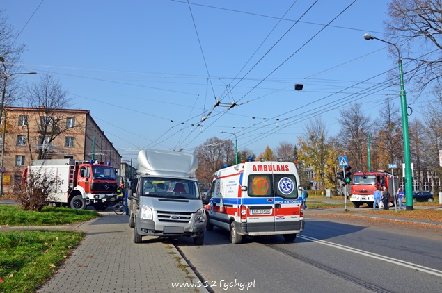 Kolizja Fiata z Fordem koło malego TESCO Kolizja Fiata z Fordem koło malego TESCO